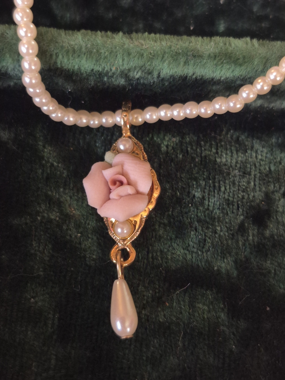 1928 Gold-Tone Pearl Necklace with Pink Rose and Pearl Drop - Picture 3 of 7